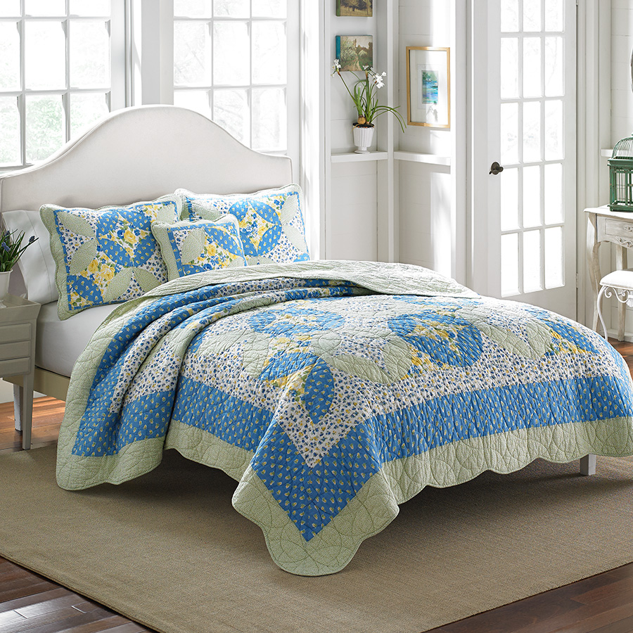 Full Queen Quilt Laura Ashley Lifestyles Belle