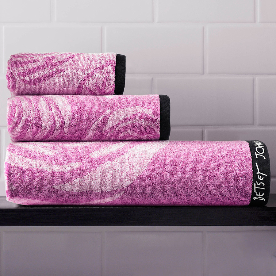 Towel Set Betsey Johnson Bold Rose Violet