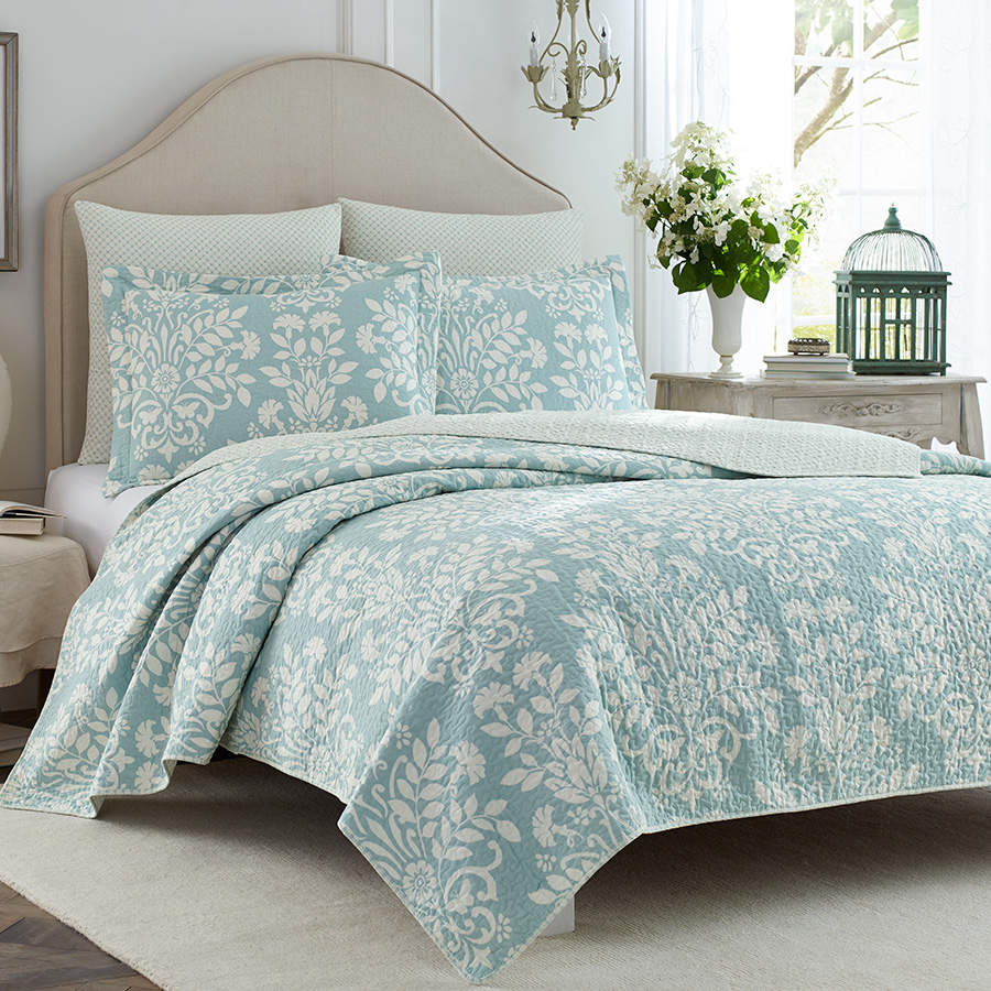 Laura Ashley Rowland Blue Quilt Set From Beddingstyle Com